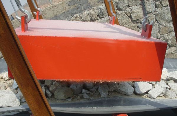 懸掛式永磁除鐵器